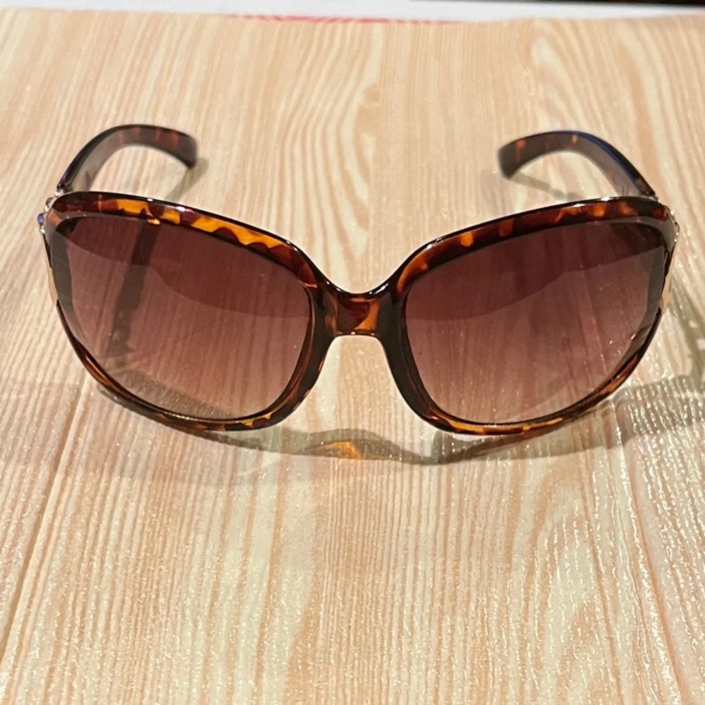 Ann Taylor tortoise Shell oversized Sunglasses EXCELLENT CONDITION
